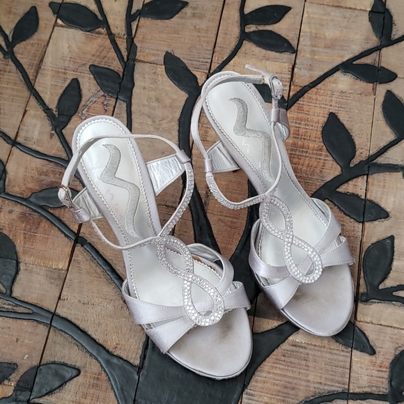 MIA Shoes - Mia Silver Dress Heels Size 7 Leather sole